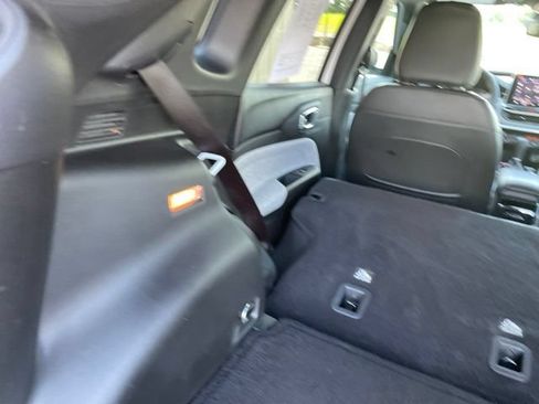 Used 2024 Jeep Compass Latitude w/ Convenience Group AWD/4WD image 62