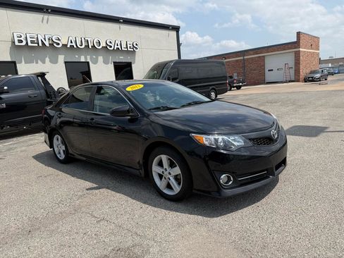 Used 2012 Toyota Camry SE FWD image 4