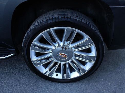 Used 2019 Cadillac Escalade 4WD image 7
