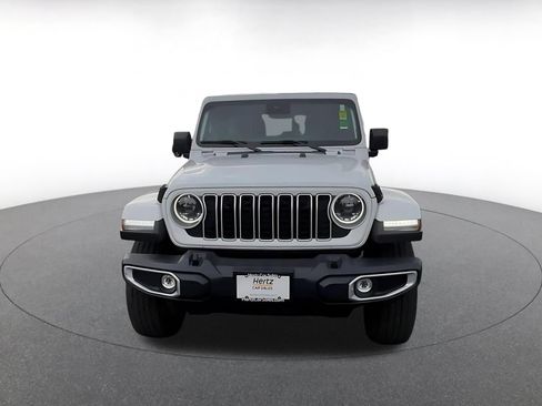 Used 2025 Jeep Wrangler Unlimited Sahara AWD/4WD image 4