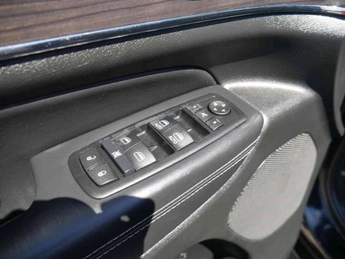 Used 2015 Jeep Grand Cherokee Overland w/ Advanced Technology Group RWD image 24