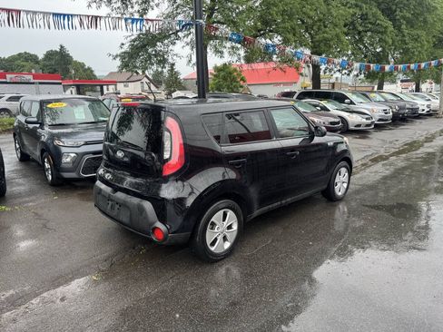 Used 2015 Kia Soul FWD image 4