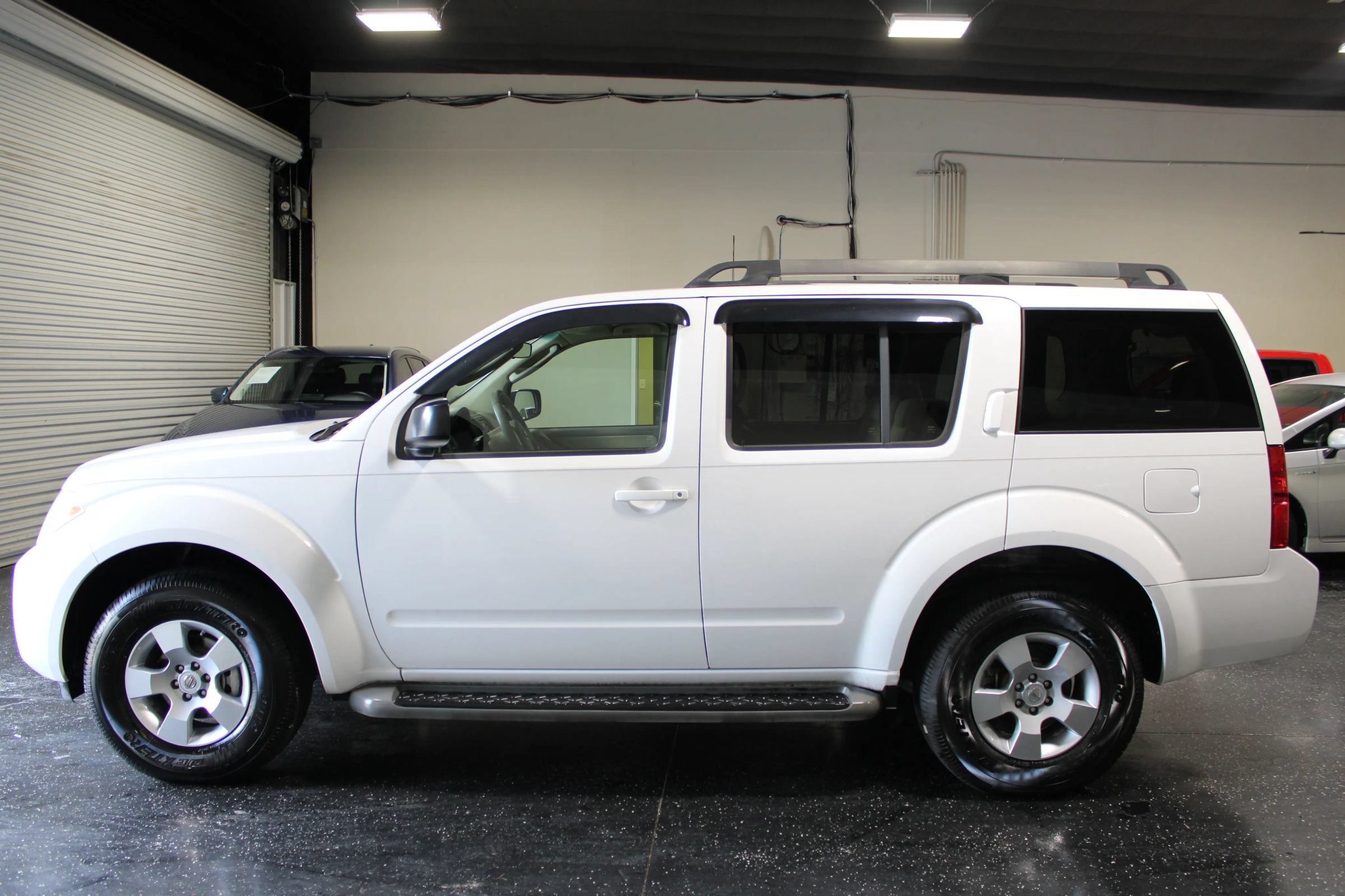 Used 2008 Nissan Pathfinder S RWD image 6