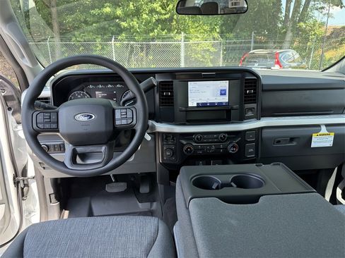 Used 2025 Ford F350 XLT w/ 360-Degree Camera Package image 20
