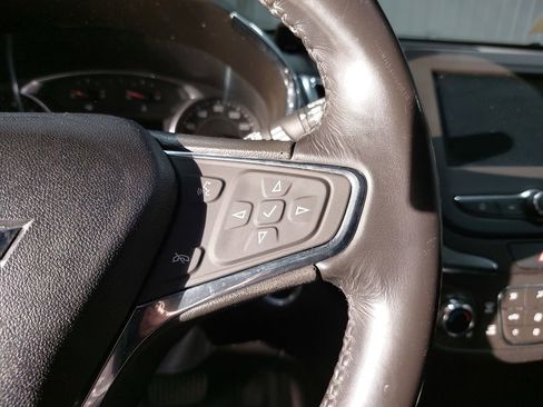 Used 2019 Chevrolet Equinox LT image 18