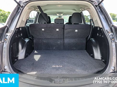 Used 2017 Toyota RAV4 LE w/ Carpet Mat Package AWD/4WD image 23