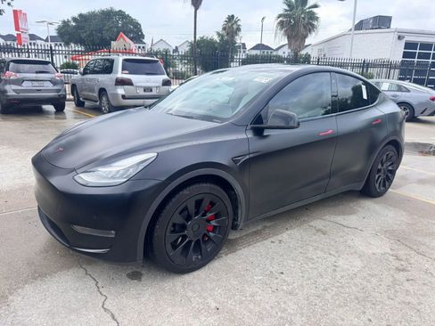 Used 2021 Tesla Model Y Long Range AWD/4WD image 3