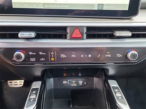 New 2026 Kia Sorento SX image 24