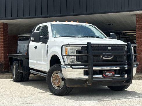 Used 2017 Ford F350 XL w/ Power Equipment Group AWD/4WD image 1