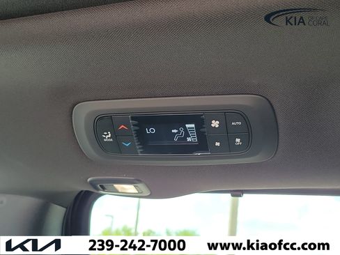 Used 2026 Chrysler Pacifica Limited FWD image 21
