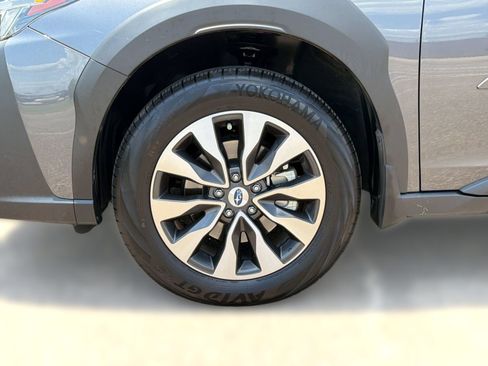 Used 2025 Subaru Outback Touring AWD/4WD image 11