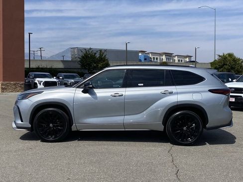 Certified 2025 Toyota Highlander XSE AWD/4WD image 38