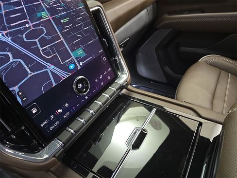 Used 2025 GMC Yukon XL Denali Ultimate image 29