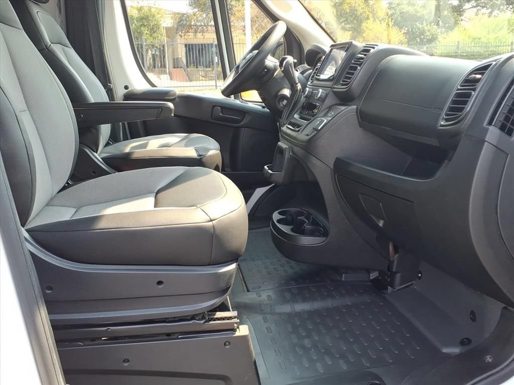 Used 2024 RAM ProMaster 2500 w/ Convenience Group FWD image 24