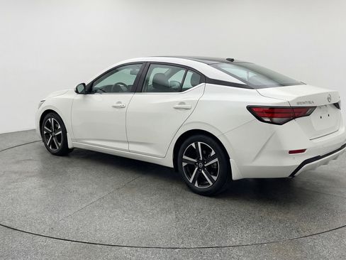 Used 2025 Nissan Sentra SV image 6