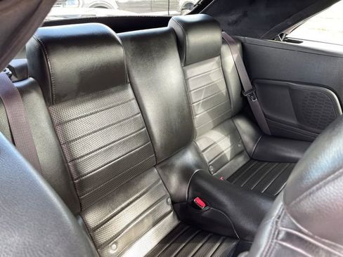 Used 2005 Ford Mustang GT Premium RWD image 27