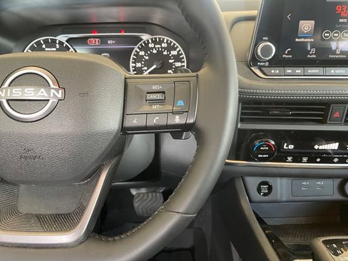 Certified 2026 Nissan Rogue SV FWD image 13