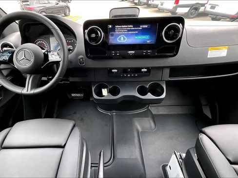 New 2025 Mercedes-Benz Sprinter 2500 image 8