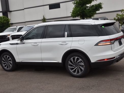 New 2026 Lincoln Aviator AWD image 10