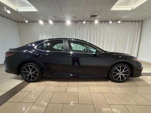 Certified 2023 Toyota Camry SE image 6