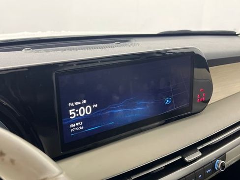 Used 2024 Hyundai Palisade Limited image 11