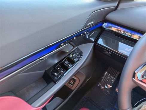 Certified 2026 BMW i5 eDrive40 image 29