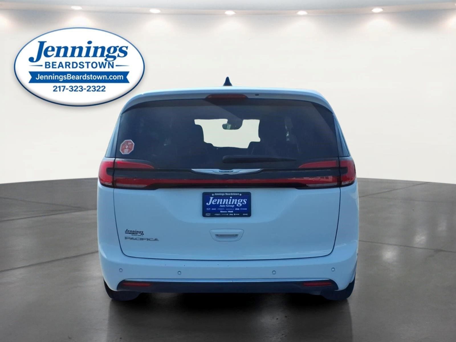 Used 2023 Chrysler Pacifica Touring-L FWD image 30