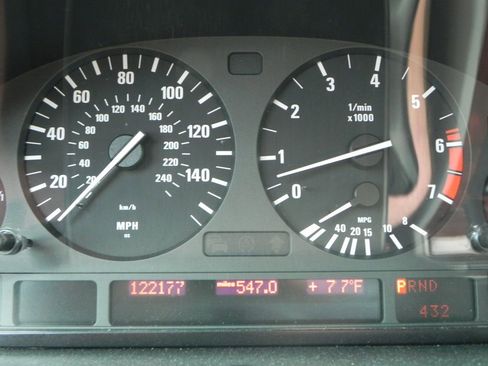 Used 2001 BMW 740iL image 12