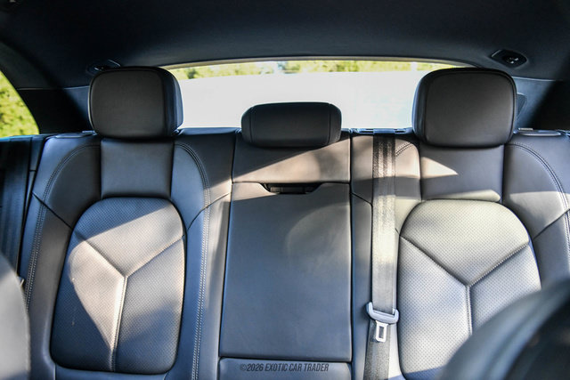 Used 2021 Porsche Macan AWD/4WD image 32