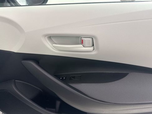 Used 2025 Toyota Corolla LE FWD image 31