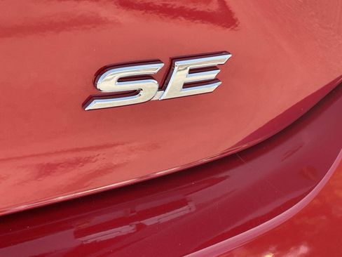 Used 2025 Toyota Camry SE FWD image 8