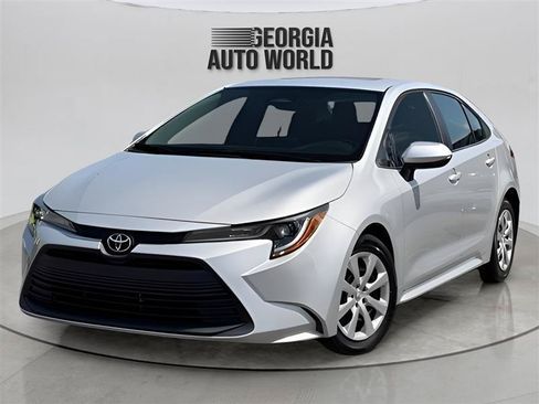 Used 2023 Toyota Corolla LE FWD image 4