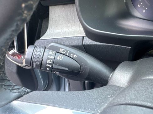 Used 2023 Volvo XC40 B5 Plus AWD/4WD image 38