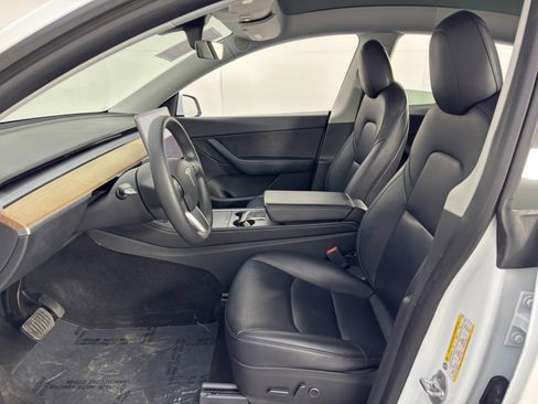 Used 2021 Tesla Model Y Long Range image 16