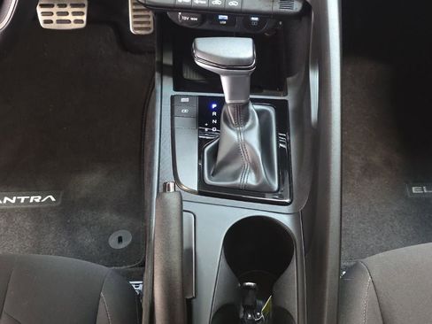 Certified 2025 Hyundai Elantra Sport image 20