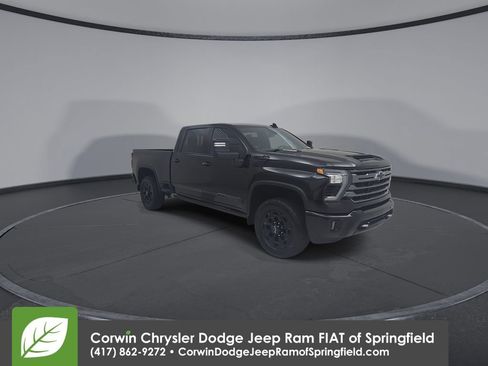 Used 2024 Chevrolet Silverado 3500 High Country w/ High Country Premium Package AWD/4WD image 3