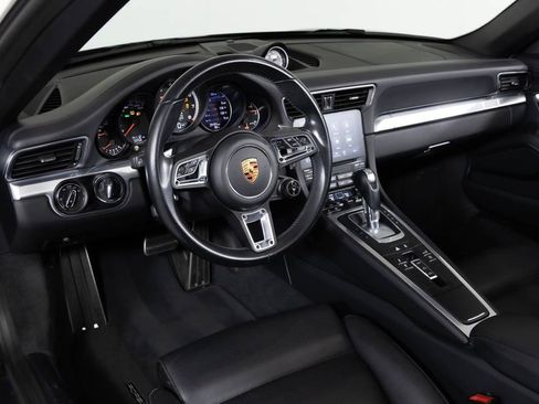 Used 2019 Porsche 911 Turbo image 4