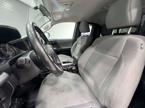Used 2016 Toyota Tacoma SR5 image 11