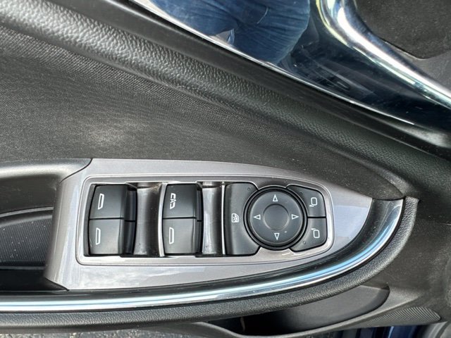 Used 2017 Chevrolet Malibu LT FWD image 8