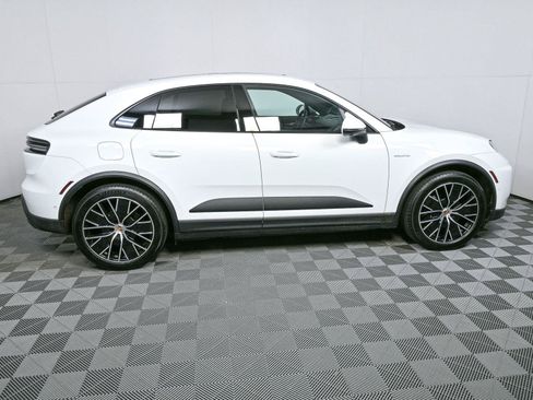 Certified 2024 Porsche Macan 4 Electric AWD/4WD image 27