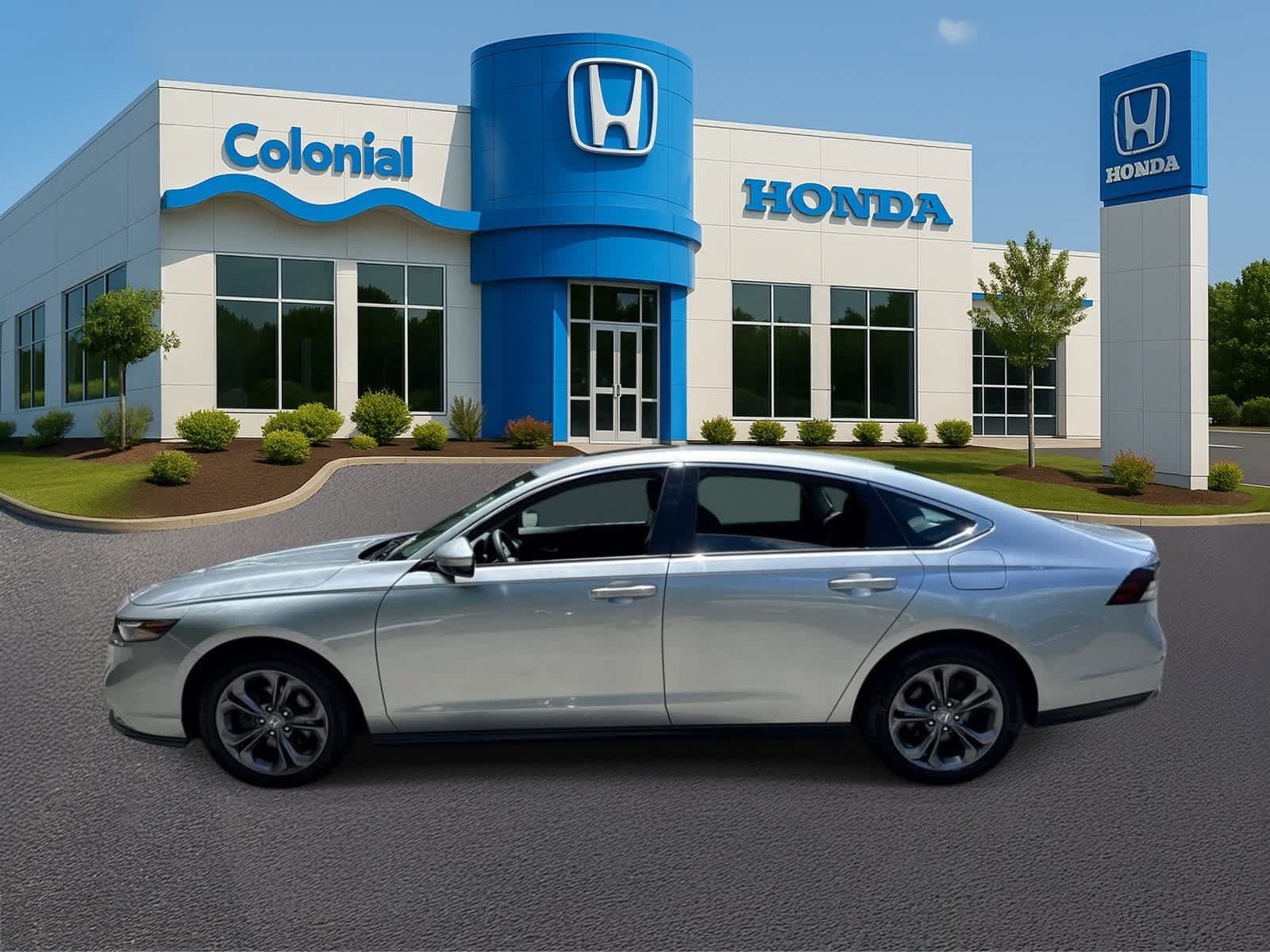 Used 2024 Honda Accord EX image 3
