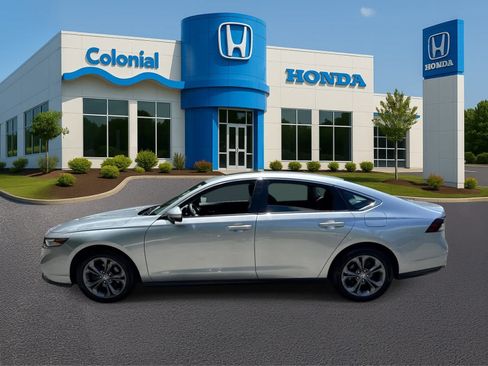 Used 2024 Honda Accord EX image 3