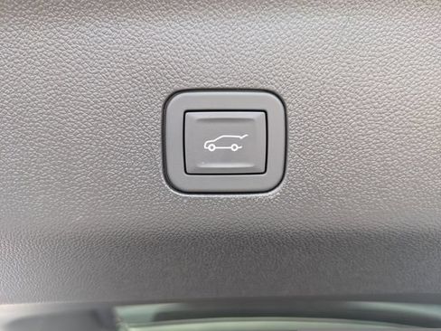 New 2026 GMC Yukon Denali w/ Denali Reserve Package AWD/4WD image 16