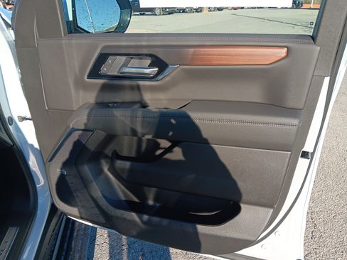 New 2026 GMC Yukon XL Denali w/ Sun & Power Step Package image 32