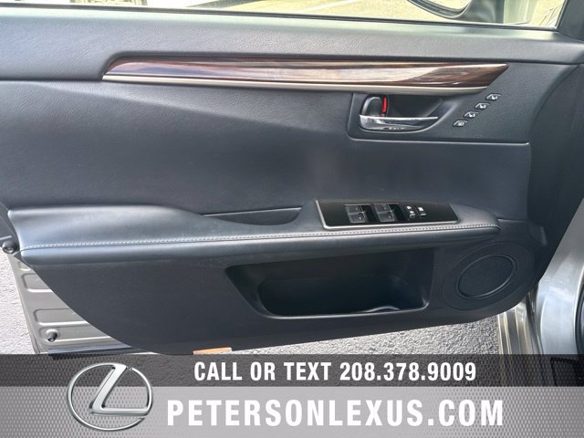 Used 2016 Lexus ES 300h w/ Luxury Package w/Wood Trim FWD image 21