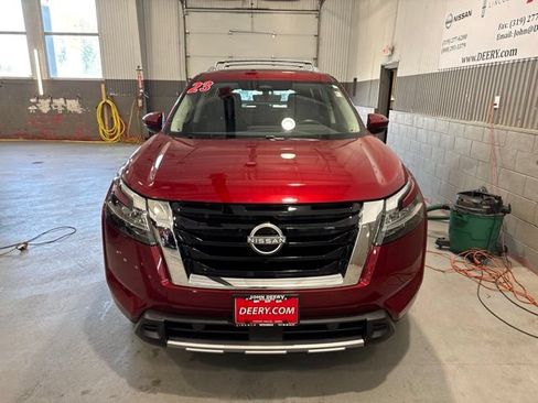Used 2023 Nissan Pathfinder SL w/ SL Premium Package AWD/4WD image 1