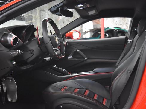 Used 2020 Ferrari 812 Superfast image 14