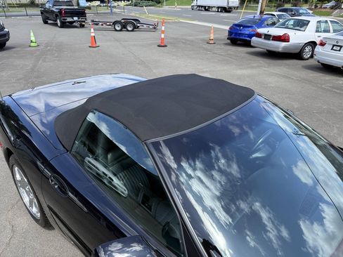 Used 1998 Chevrolet Corvette Convertible RWD image 24