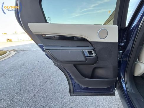 Used 2018 Land Rover Discovery SE image 48