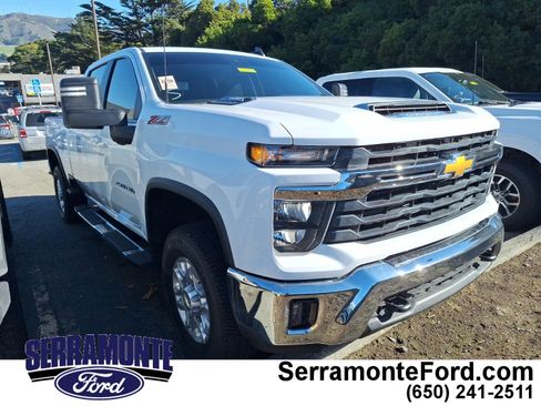 Used 2024 Chevrolet Silverado 2500 LT image 1